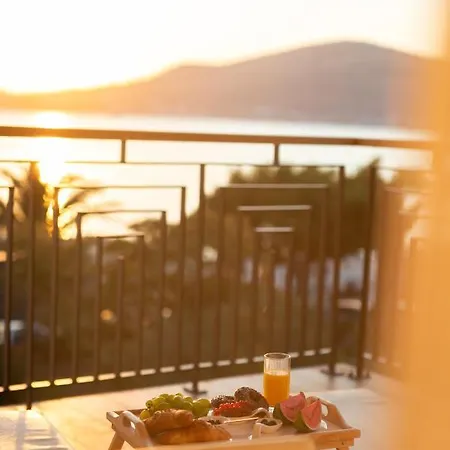 Appartement Vagabundo Beachfront Penthouse - Private Jacuzzi&sunset Views Trogir