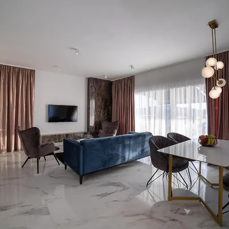Luxury Penthouse Vagabundo * 트로기르
