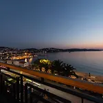 Vagabundo Beachfront Penthouse - Private Jacuzzi & Sunset Views דירה *